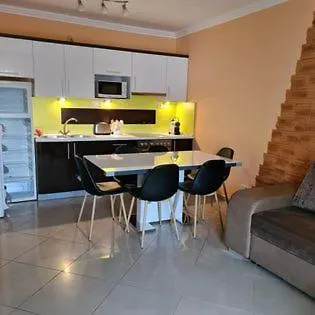Plazs Apartment